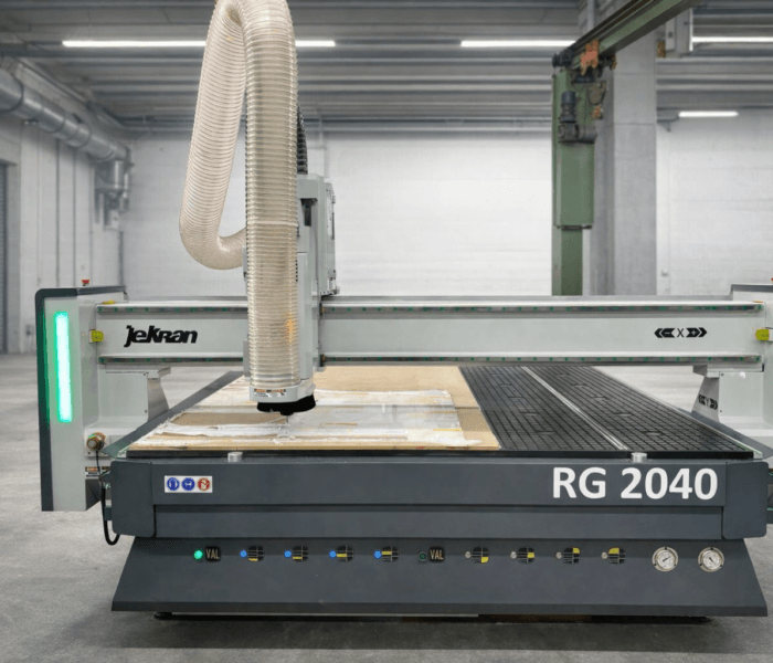 General view of the Router RG2040 from the front side.